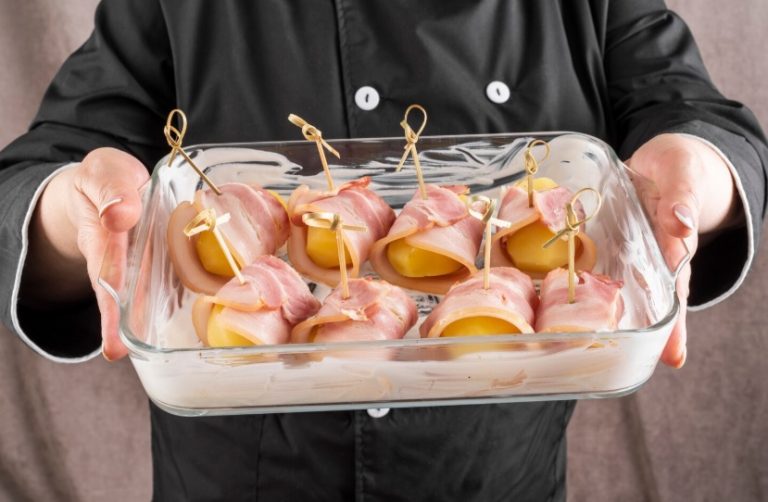 Opakowania aluminiowe w gastronomii – jak obniżyć koszty działalności?